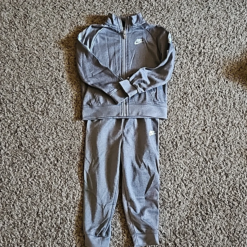 Boy Activewear sets - Picture 2 of 4